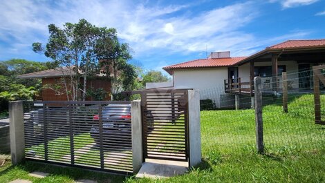Casa Temporada p/ até 11 pessoas na Praia do Silveira em Garopaba/SC