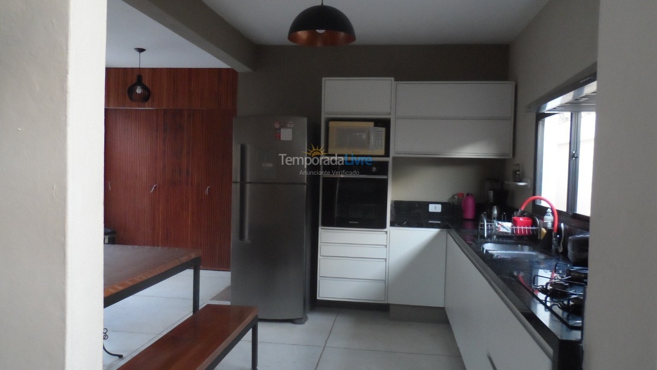 Casa para alquiler de vacaciones em São Sebastião (Boiçucanga)