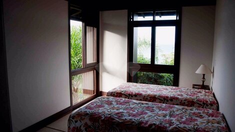 Casa de vacaciones para 8 personas, 4 suites, en Praia da Vigia en Garopaba/SC