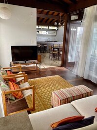 Casa de vacaciones para 8 personas, 4 suites, en Praia da Vigia en Garopaba/SC