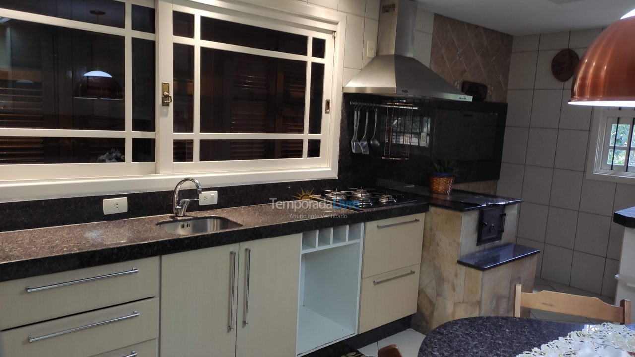 Apartamento para aluguel de temporada em Bento Gonçalves (Borgo)