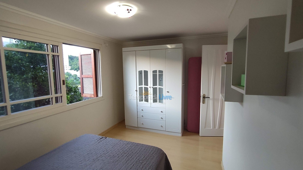 Apartamento para aluguel de temporada em Bento Gonçalves (Borgo)