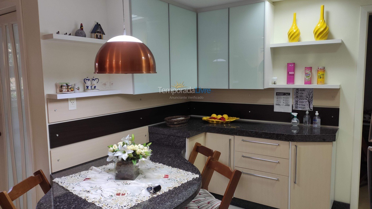 Apartamento para aluguel de temporada em Bento Gonçalves (Borgo)