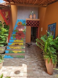 Casa com decoração artística