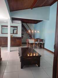 Excelente casa com 05 suítes com ar, na praia do mundai.