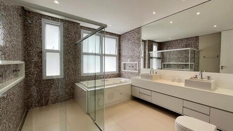 HOUSE NEAR THE SEA GREAT LOCATION