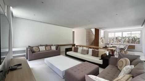 HOUSE NEAR THE SEA GREAT LOCATION