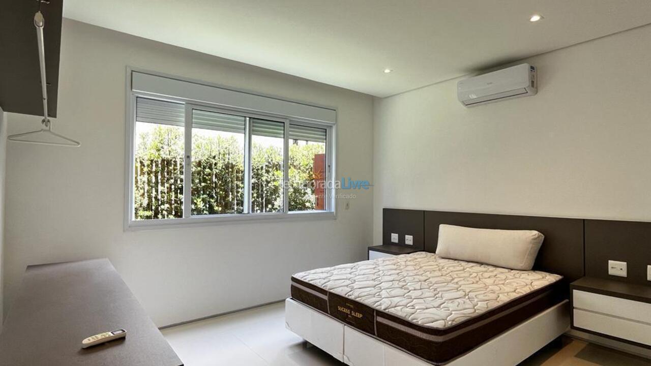 House for vacation rental in São Sebastião (Praia da Baleia)