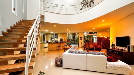 Lindo sobrado 5 suítes com Ar Condicionado