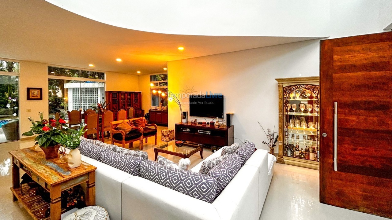 Casa para aluguel de temporada em Bertioga (Guaratuba)