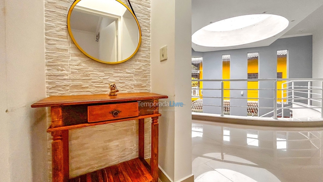 Casa para aluguel de temporada em Bertioga (Guaratuba)