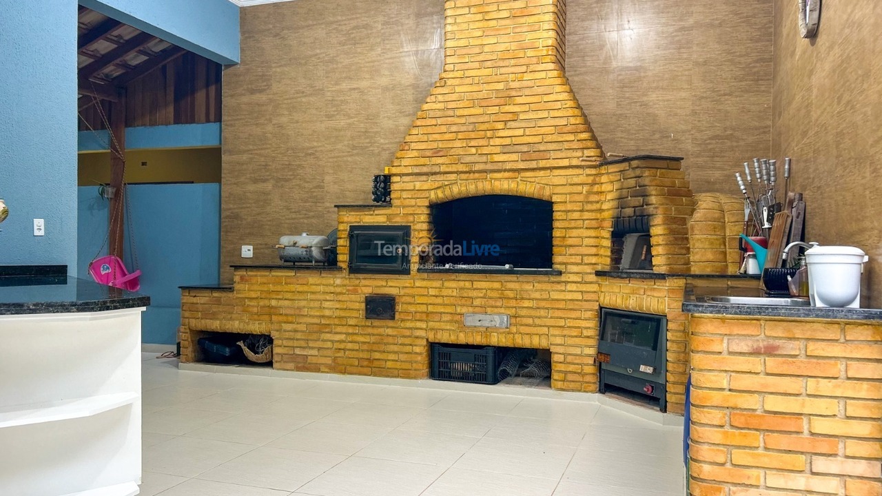 Casa para aluguel de temporada em Bertioga (Guaratuba)