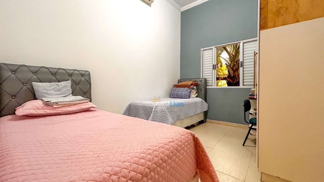 Casa para aluguel de temporada em Bertioga (Guaratuba)