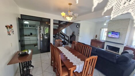 Casa de temporada para hasta 6 personas en el centro de Garopaba/SC