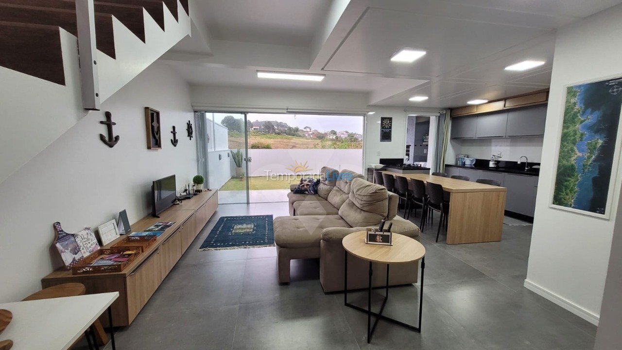 Casa para aluguel de temporada em Garopaba (Ambrosio)