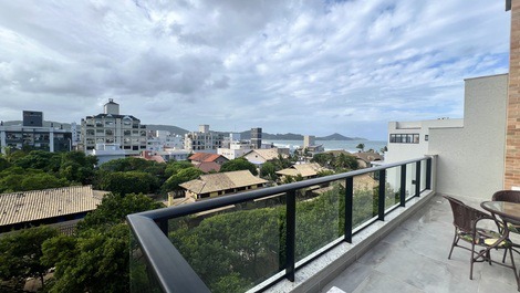 COBERTURA DUPLEX A 50M DA PRAIA