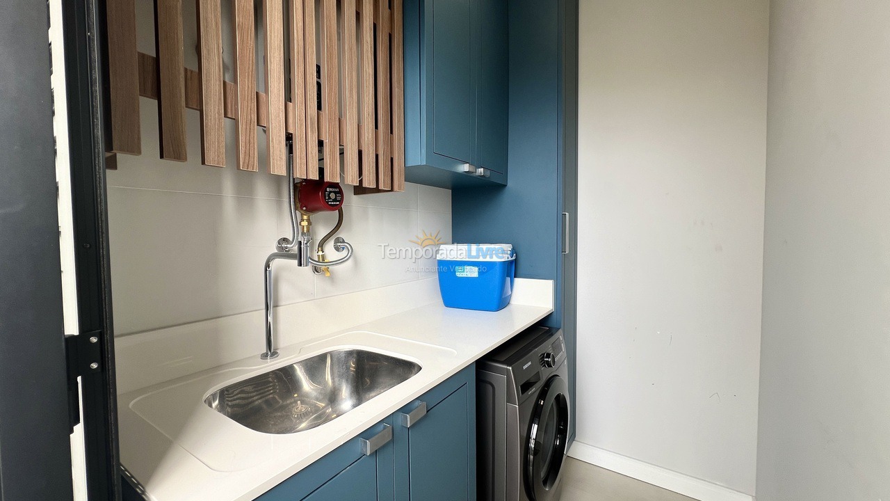 Apartamento para aluguel de temporada em Bombinhas (Canto Grande)