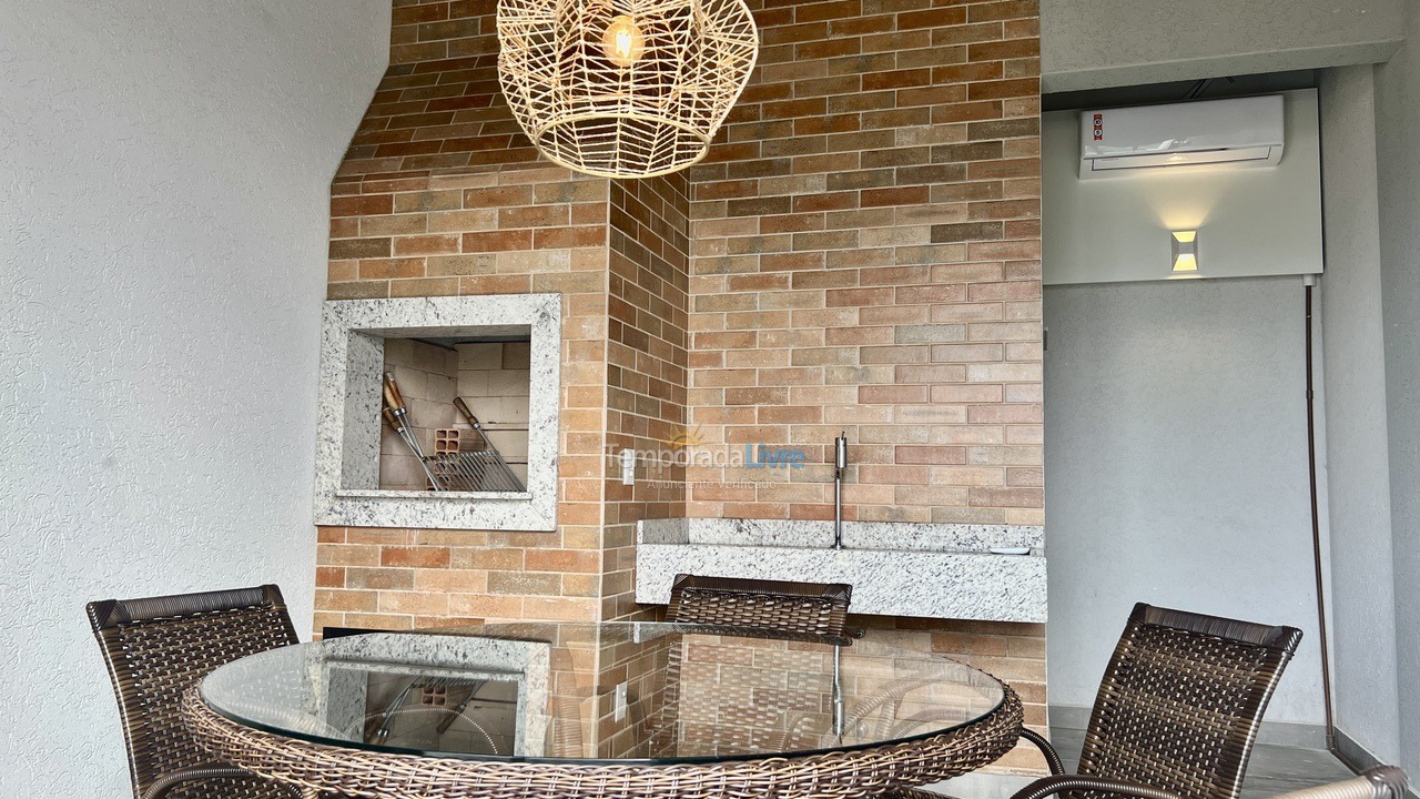 Apartamento para aluguel de temporada em Bombinhas (Canto Grande)