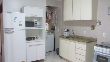 GRAN PISO DE 2 HABITACIONES EN EL CENTRO INGLESES