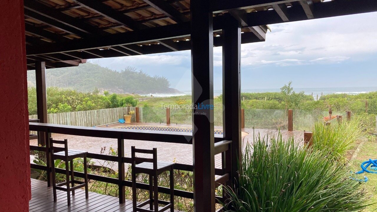 Casa para aluguel de temporada em Garopaba (Praia da Ferrugem)