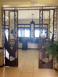 Casa p/ até 20 pessoas com 6 suítes a beira mar na Praia da Ferrugem