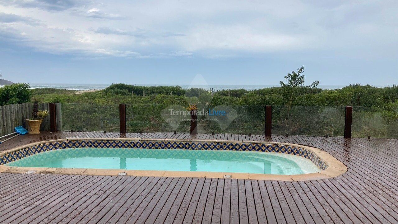 Casa para aluguel de temporada em Garopaba (Praia da Ferrugem)