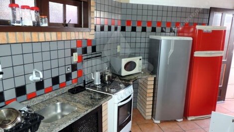 Casa para hasta 10 personas en el Centro de Garopaba/SC