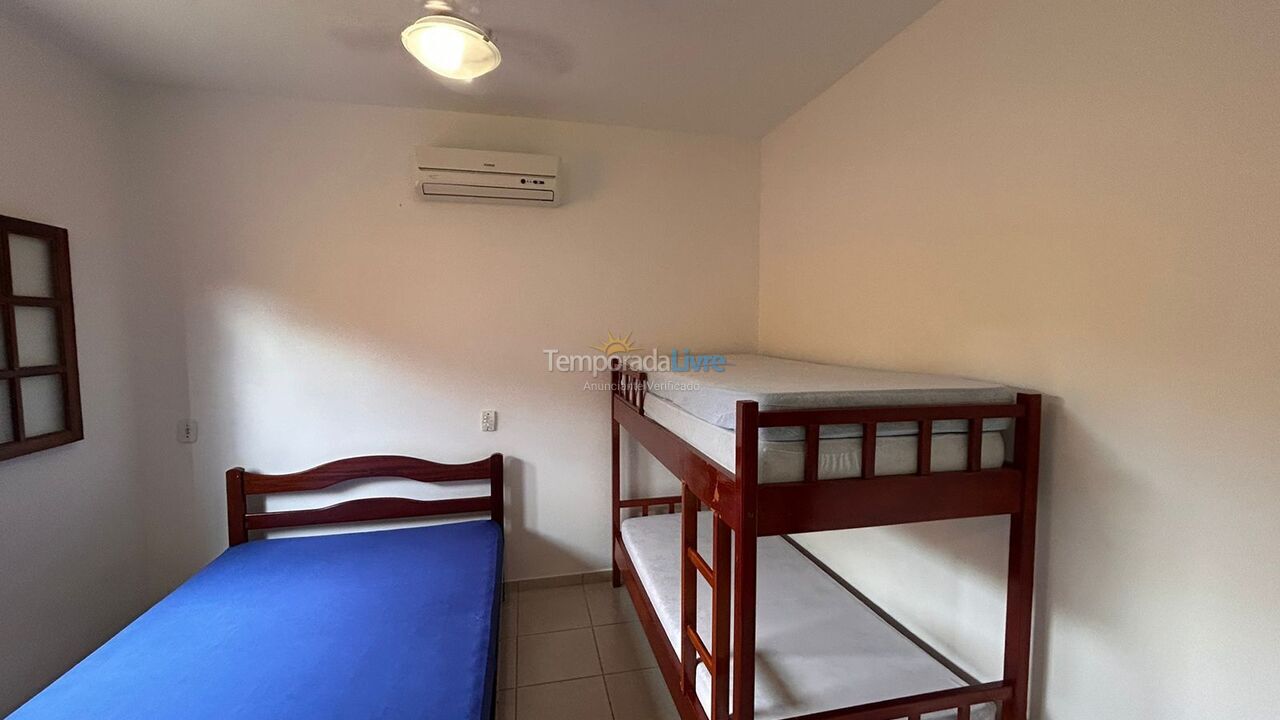 Casa para aluguel de temporada em Ubatuba (Enseada)