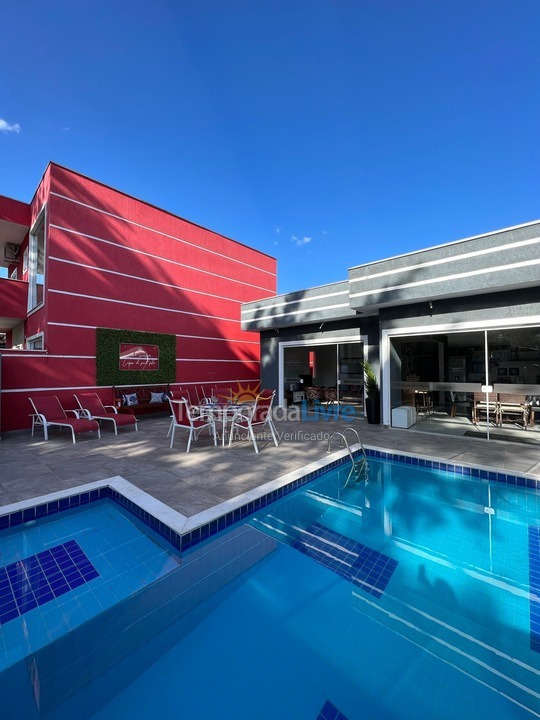 Casa para aluguel de temporada em Caraguatatuba (Massaguaçu)