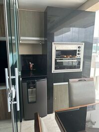 120D FRENTE MAR 2 SACADAS 2 SUITES +2 DORMITÓRIOS C CHURRASQUEIRA