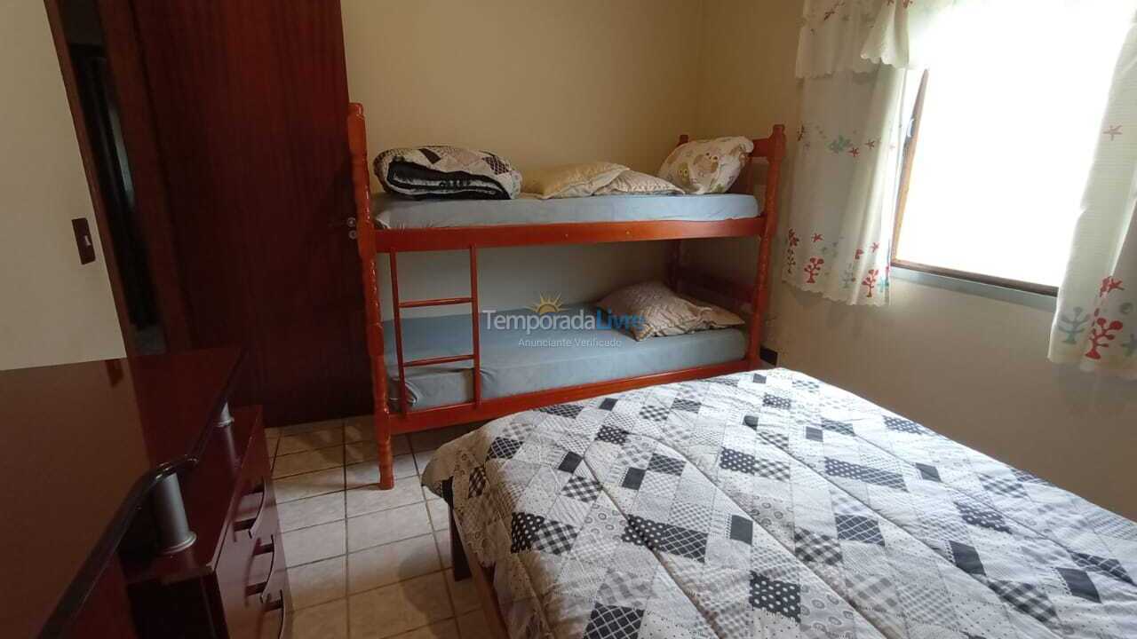 Casa para aluguel de temporada em São Roque (Canguera)