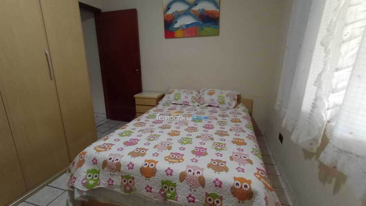 Casa para aluguel de temporada em São Roque (Canguera)