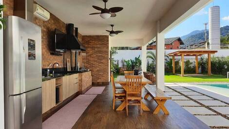 HERMOSA Y ACOGEDORA CASA