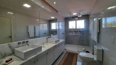 HERMOSA Y ACOGEDORA CASA