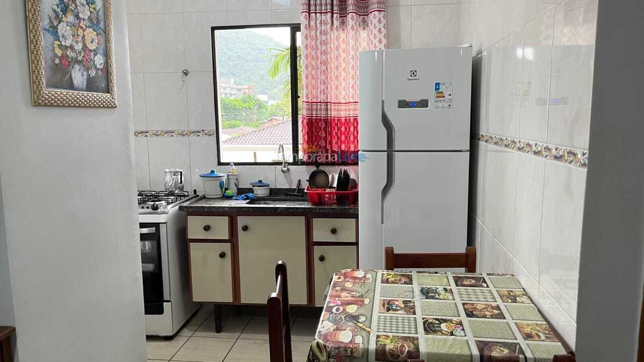 Apartamento para aluguel de temporada em Ubatuba (Praia das Toninhas)