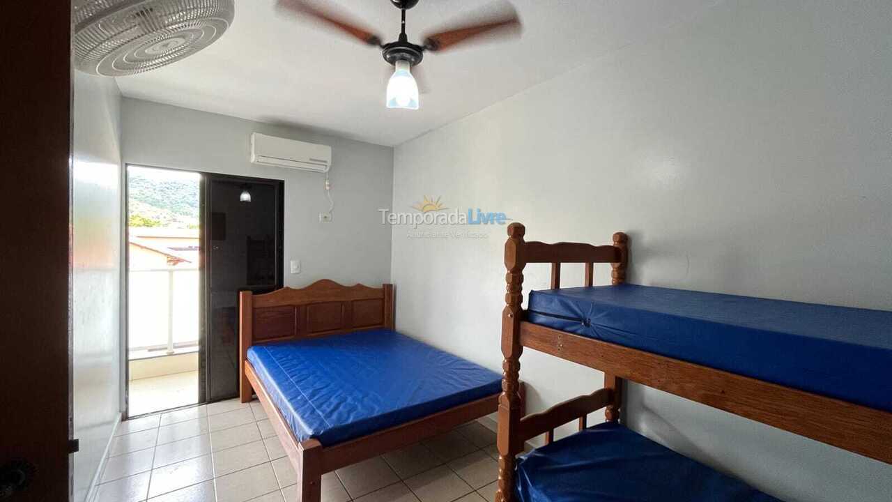 Apartamento para aluguel de temporada em Ubatuba (Praia das Toninhas)
