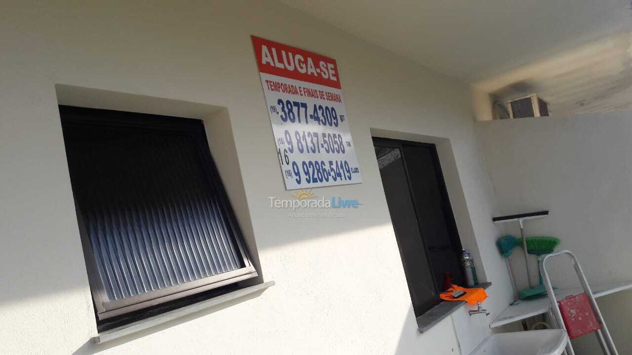 Apartamento para aluguel de temporada em Ubatuba (Praia das Toninhas)