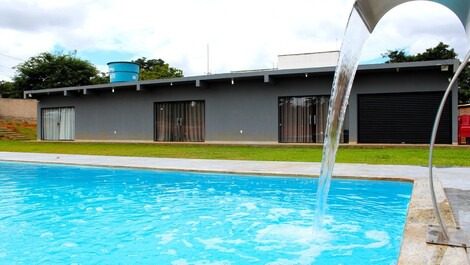 Rincón con piscina CLIMATIZADA