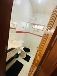 Casa c/ piscina, wifi e churrasqueira, 12 pessoas