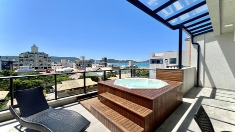 PENTHOUSE 50 METERS FROM THE BEACH