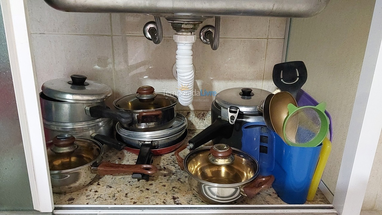 Apartamento para aluguel de temporada em Guarujá (Pitangueiras)