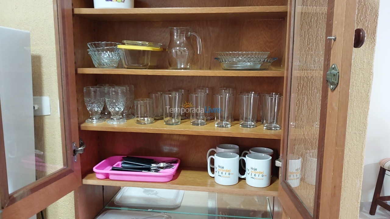 Apartamento para aluguel de temporada em Guarujá (Pitangueiras)