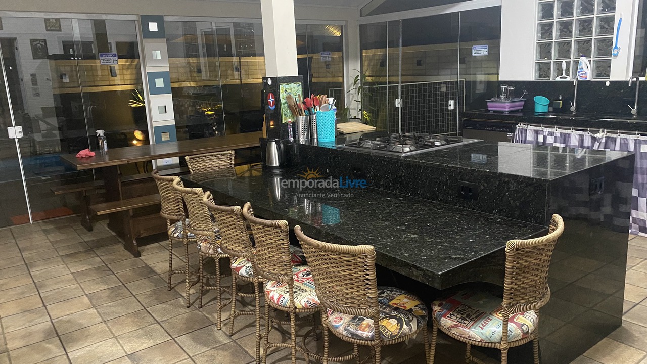 Casa para aluguel de temporada em Guaratuba (Praia Central)