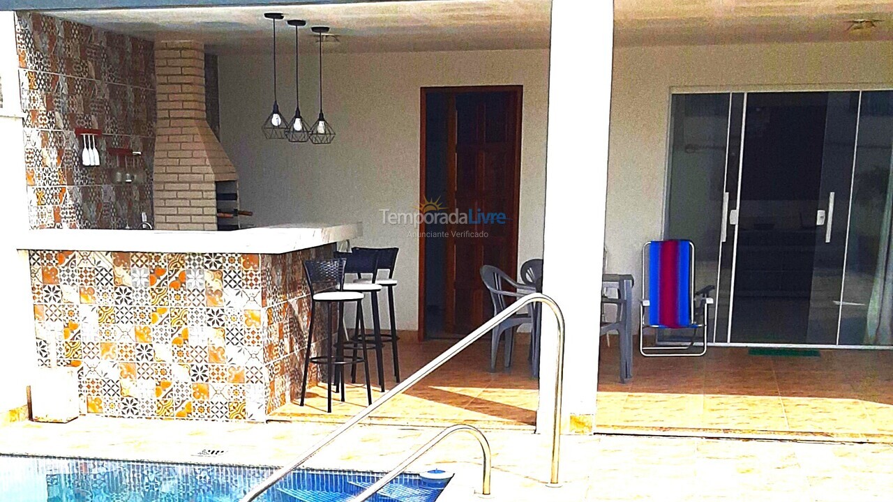Apartamento para aluguel de temporada em Cabo Frio (Colinas de Pero)