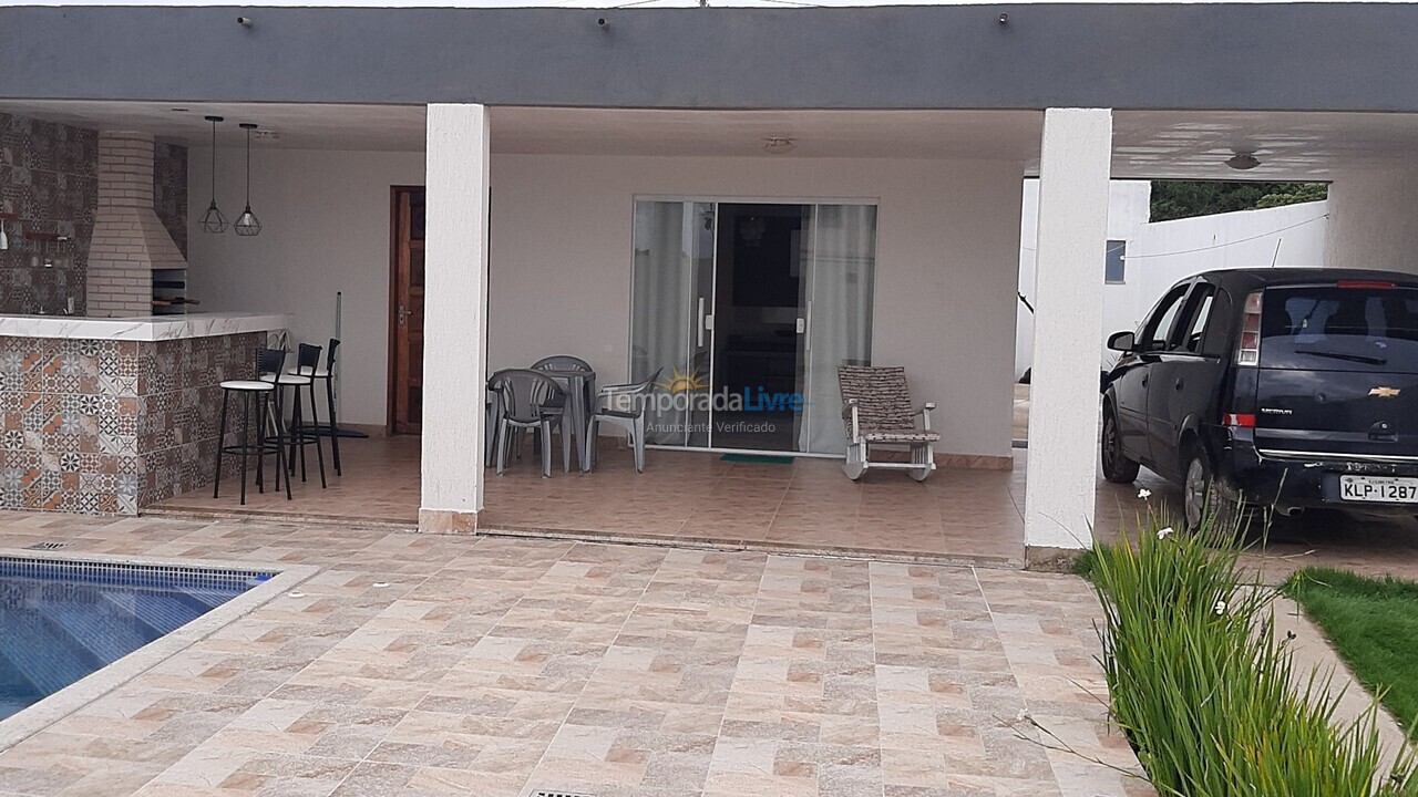 Apartamento para aluguel de temporada em Cabo Frio (Colinas de Pero)