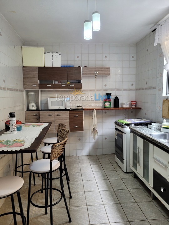 Apartamento para aluguel de temporada em Guarujá (Enseada)