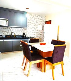 Casa com Piscina e Varanda com Bar e Churrasqueira