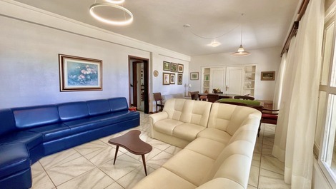 Sala de estar e televisão