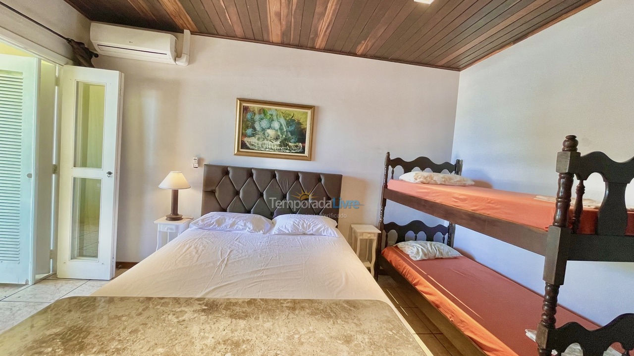 House for vacation rental in Itajaí (Cabeçudas)