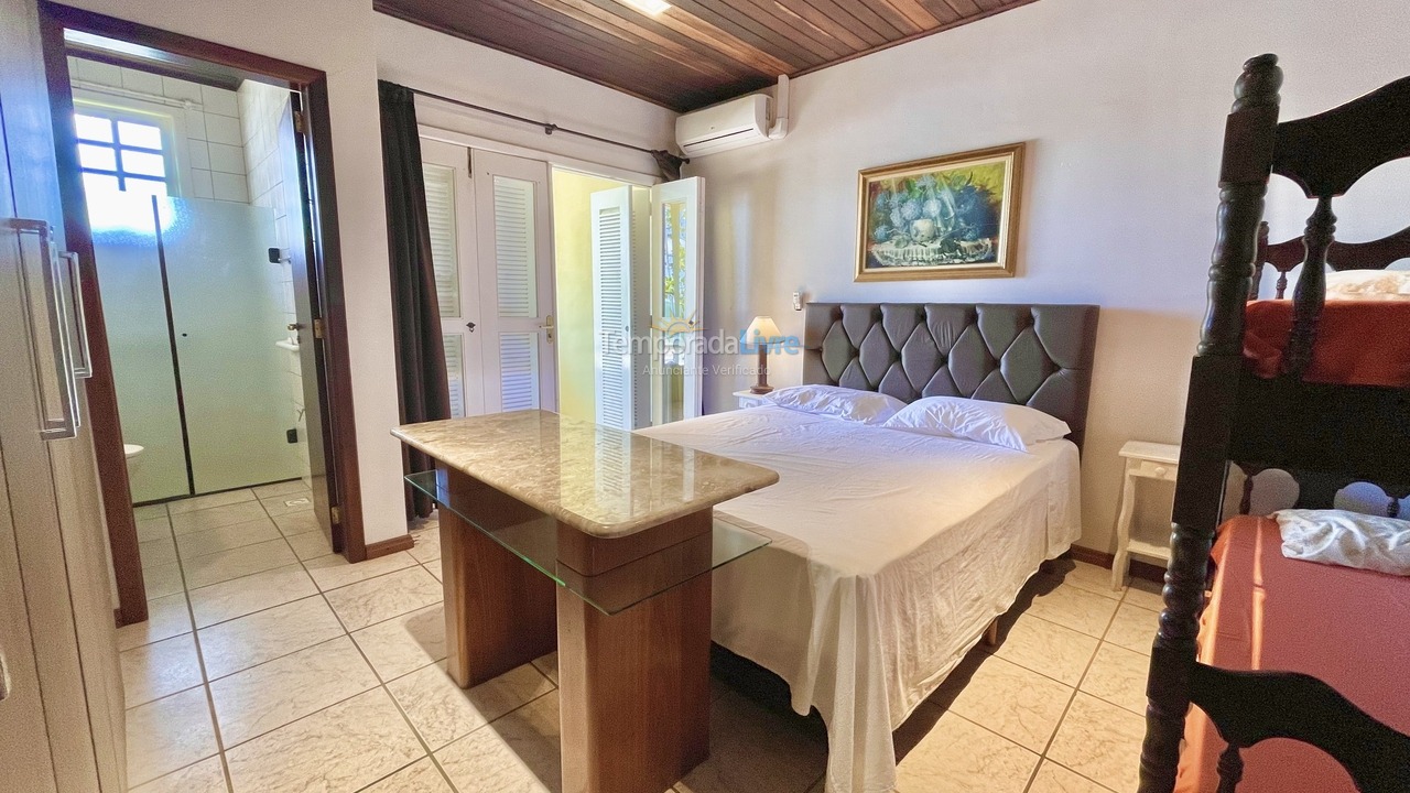 House for vacation rental in Itajaí (Cabeçudas)